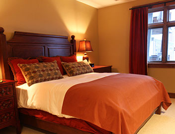 Bedding: duvet covers, coverlets and bed skirts,Working personally with individual clients and interior designers, we bring highly skilled craft